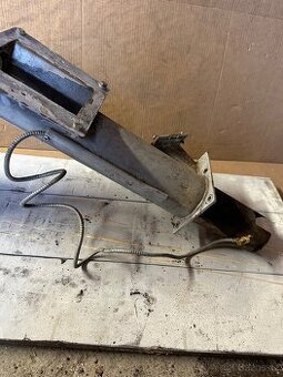 Pouzdro šnekového dopravníku pro kotel Viadrus