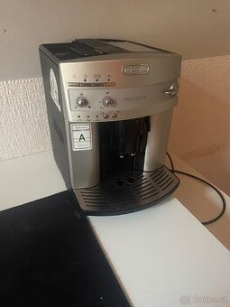 Prodám automatický kávovar De'Longhi Magnifica