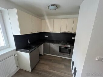 kuchyňská linka se spotřebiči - zadano