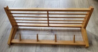 Dřevěný nástěnný retro věšák