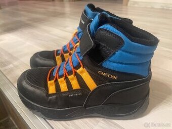 Chlapecká zimní obuv zn. GEOX vel. 35