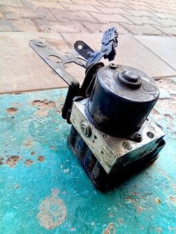 Prodám ABS na VW golf 5. 1.4 TSI , 103 kw