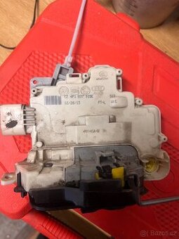 Zámek levých předních dveří audi a3 8pa