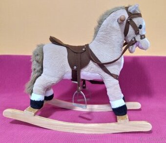 Nabízím houpacího koníka pro děti 3let  super stav