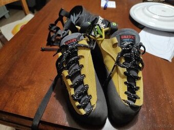 Lezecké boty Saltic + pytlík na magnesium