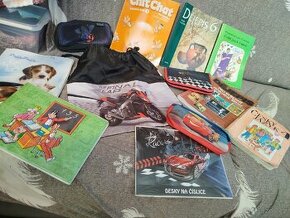 Prodám potřeby do školy po svých dětech