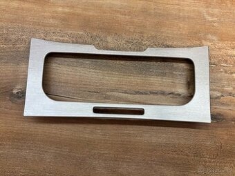 Rámeček Climatronic 2010 Passat B7