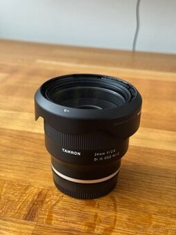 Tamron AF 24 mm f/2,8 Di III OSD MACRO 1:2 pro Sony FE