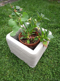 Betonový květináč