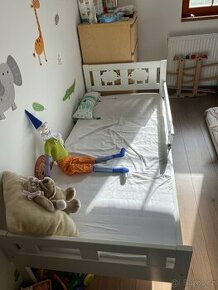 Detska postel Ikea s matraci. - 1