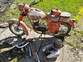 Jawa 250/353 kývačka