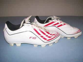 Kopačky  ADIDAS  F 10 - č. 35