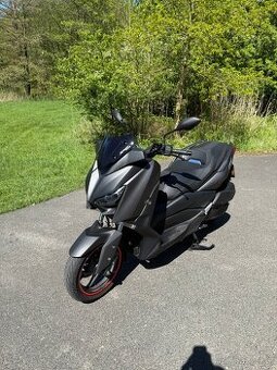 Yamaha Xmax 300