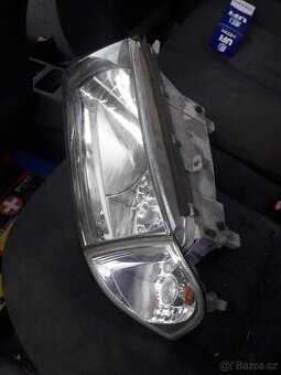 LP světlo Octavia 1 + blikač, osazeno žárovkami.