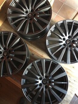 Maserati Quattroporte Ghibli 245/45/19 - 275/40/19 - 1