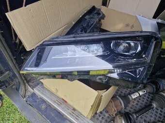 Škoda superb facelift levé před světlo