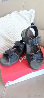 NOVÉ chlapecké sandály Superfit 37
