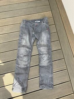 Bunda 4sr, jeans 4sr, boty Forma