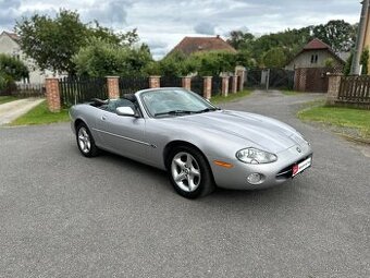Jaguar XK8 2001