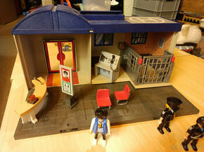 Playmobil 5689 – Přenosná policejní stanice