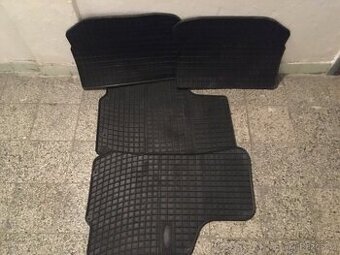 VW Golf 4, gumové autokoberce