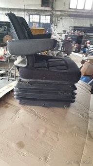 Sedačka do traktoru