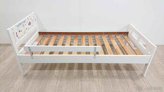 Bílá dětská postel Ikea Kritter s roštem a zábranou