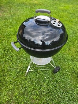 Gril Weber na dřevěné uhlí/ brikety