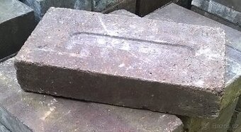 Magnezitové cihly 74 kusů