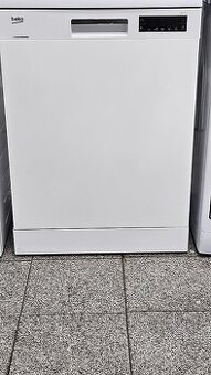 Myčka nádobí BEKO, display, odložený start,