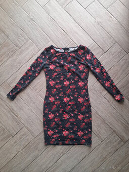 Úpletové šaty zn. Reserved, vel. 34