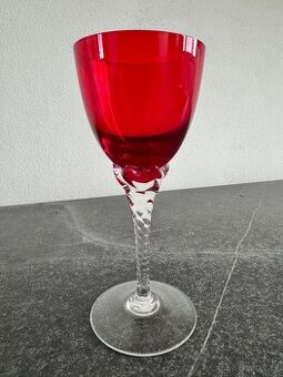 Set broušených sklenic na víno