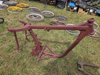 Rám s kyvnou vidlicí Jawa 554 Švéd, Libeňák