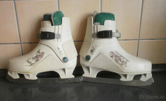 DÍVČÍ SKELETOVÉ BRUSLE zn. ROCES vel. 34