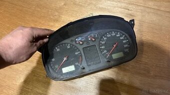 Modré budíky VW T4