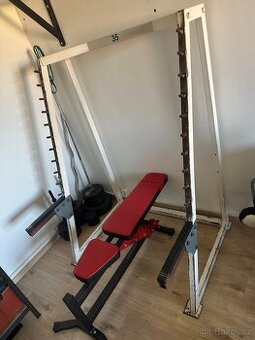 Posilovací klec, lavice