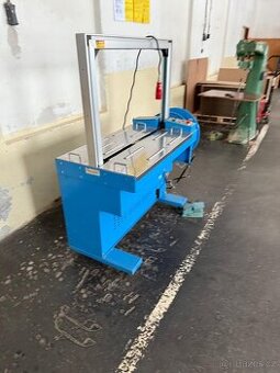 Páskovací stroj na kartony – balicí stroj