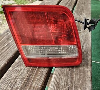 AUDI A8 D3 ZADNÍ SVĚTLO