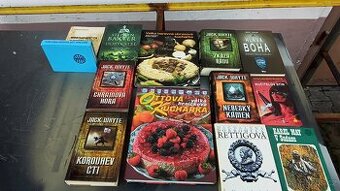 Knihy různé žánry.