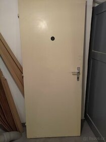 vchodové dveře do bytu 82x196,5 cm (vnitřní)