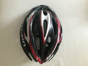 Cyklistická helma GIRO