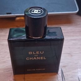 Chanel De Bleu