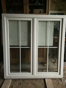 Okno dvoukřídlé plastové bílé