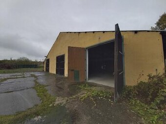 Pronájem skladu 280 m2 v Úvalech u Prahy.