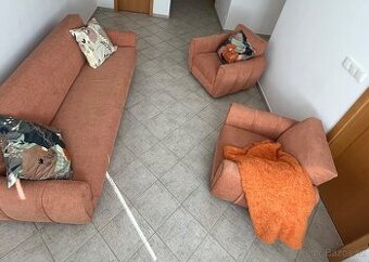 Pohovka a dvě křesla