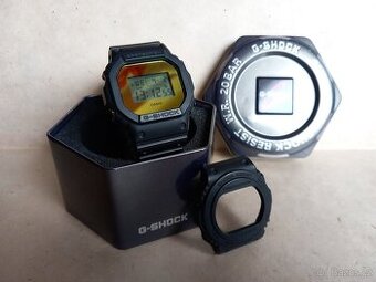 Casio G-SHOCK DW-5700BBMB-1 + další bezel 5600 + krabička