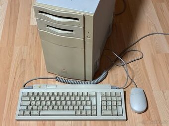 Macintosh Quadra 840AV - 1