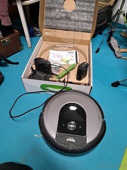 Irobot roomba I7 + virtuální brána + příslušenství