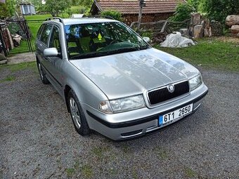 octavia combi 1 1,6 benzin