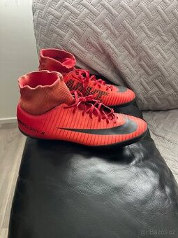 Pánské sálové tenisky Nike 45